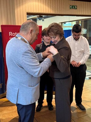 СЪЗДАДОХА НОВ РОТАРАКТ КЛУБ В КАРНОБАТ С АКТИВНА МЛАДЕЖКА ВИЗИЯ