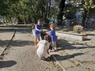 Стотици се включиха в почистването днес в Асеновград
