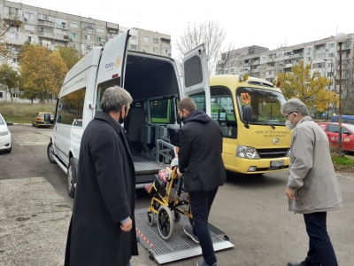 Ротари клуб Плевен Центрум дари специализиран бус на ЦСОП „П. Р. Славейков”