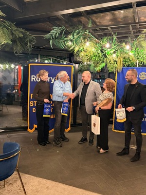 Ротари свързва света: Незабравимият приятелски обмен между Дистрикт 2482 - България и Дистрикт 7040 - Канада и Съединени американски щати (САЩ)