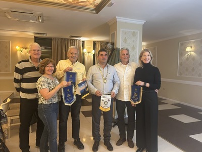 Ротари свързва света: Незабравимият приятелски обмен между Дистрикт 2482 - България и Дистрикт 7040 - Канада и Съединени американски щати (САЩ)