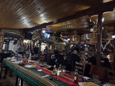 ИАК СМГ Купи и дари vol. 3: По Коледа стават чудеса -  15 тона хранителни продукти достигнаха до над 1300 човека