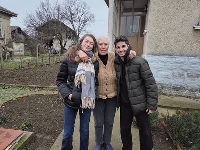 ИАК СМГ Купи и дари vol. 3: По Коледа стават чудеса -  15 тона хранителни продукти достигнаха до над 1300 човека