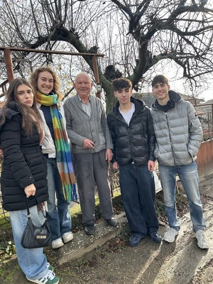 ИАК СМГ Купи и дари vol. 3: По Коледа стават чудеса -  15 тона хранителни продукти достигнаха до над 1300 човека