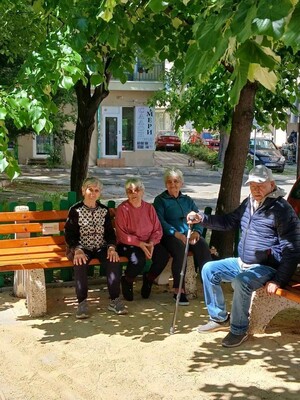Доброто разцъфтя в „Грижовник“: Ротари клуб Бургас създаде външно пространство за социална градина за хора с деменция