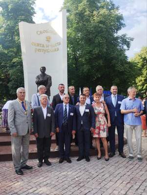Ротари клуб – Търговище откри паметник на Васил Левски